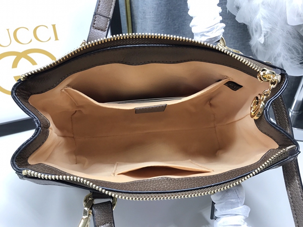 激安グッチバッグコピー着用イメージ